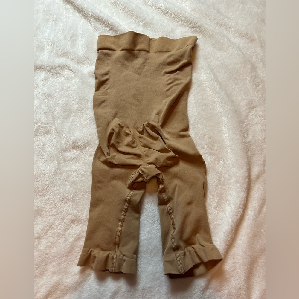 skims sculpting shorts